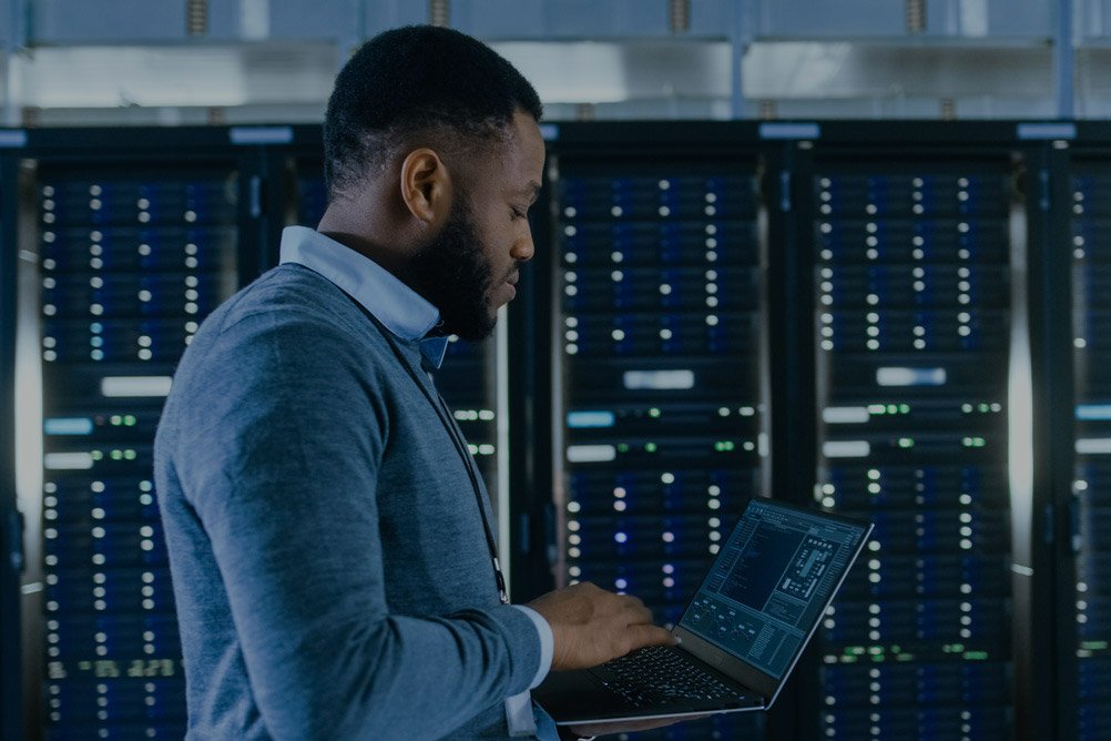 data-center-cleaning-company-supports-admin-staff